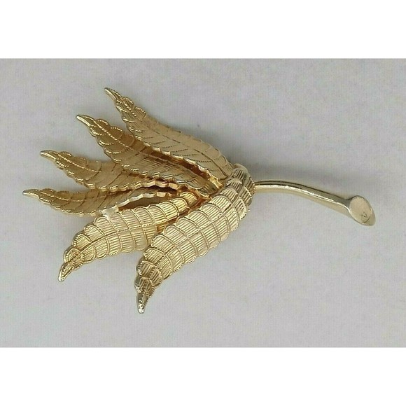Vintage Marvella Leaf Leaves Brooch Pin Etched Design Gold Tone Metal Shiny! - Picture 7 of 12